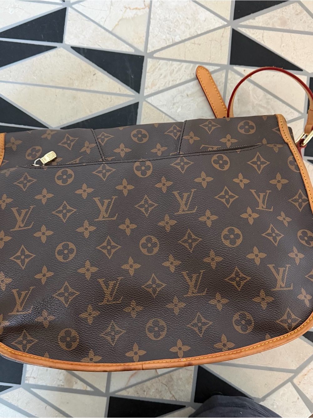Louis Vuitton Brown Monogram Shoulder Bag with Tan Trim - Menilmontant - Picture 6 of 12
